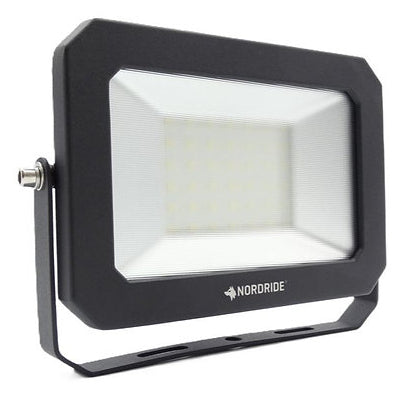 NORDRIDE Aussenwandleuchte Flat – 21×15 cm, 3'450 lm, 30 W – Kaltweiss, 5000 K – IP65 – Netzbetrieb – Schwarz