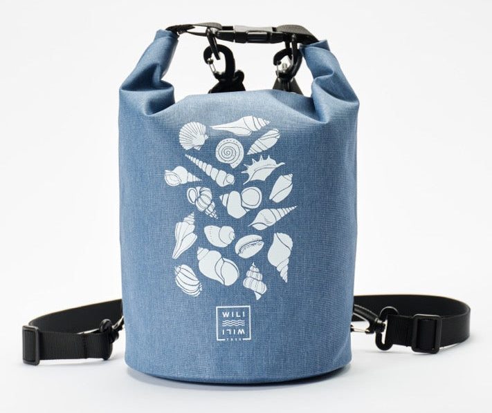 Wili Wili Tree Sporttasche Beach Life – 7 l, wasserfest, aus rPET, dunkelblau
