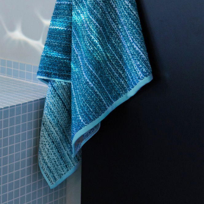 MÖVE Duschtuch Tide – 67 × 140 cm, Türkis, 100% Baumwolle, 520 g/m²