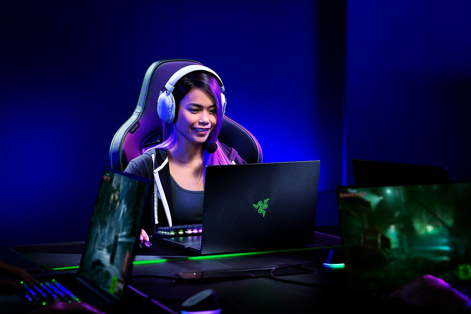Razer Blackshark V2 Pro – Gaming-Headset – Bluetooth, Surround, abnehmbares Mikrofon – Weiss, für PS4 – bis 70 h
