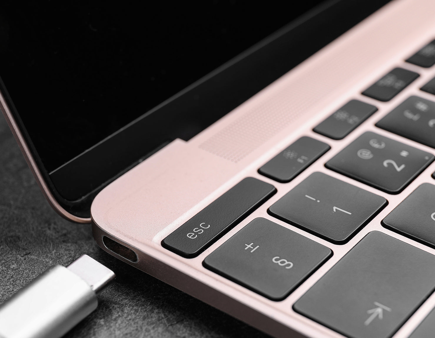 D-Link DUB-2327 USB-Hub – USB-C, 1× HDMI, 2× USB-A, 60 W PD, SD/microSD, für Windows/Mac