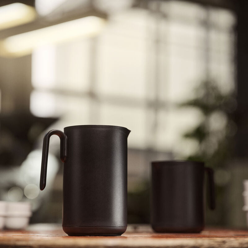 Zone Denmark Thermoskanne – 1 l, Ø 13,2 cm, Glas/Kunststoff (PP), Knopfdruckverschluss, 10 h Warmhaltezeit