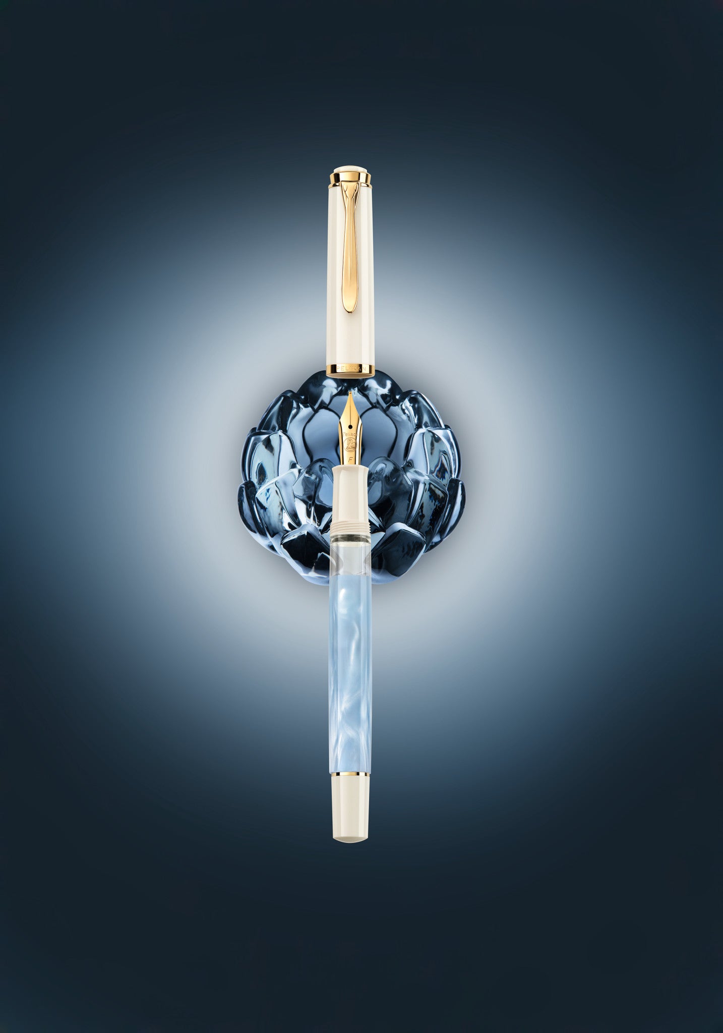 Pelikan M 200 pastellblau, vergoldet – EF Feder