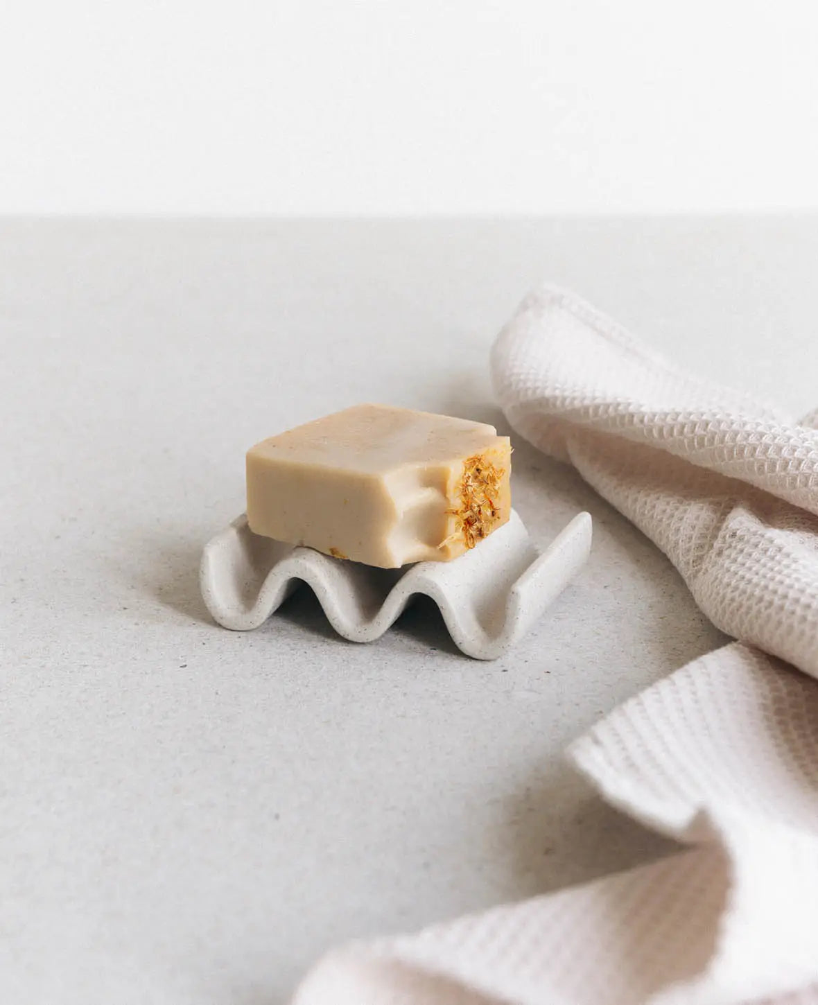 Esmée Seifenschale – Keramik, 8×11,5×3 cm, Beige
