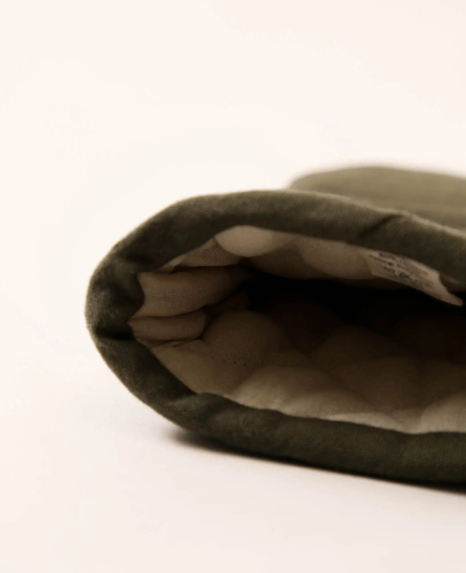 Esmée Nura – Ofenhandschuh 17 × 32 × 2 cm, Baumwolle/Leinen, Olivgrün