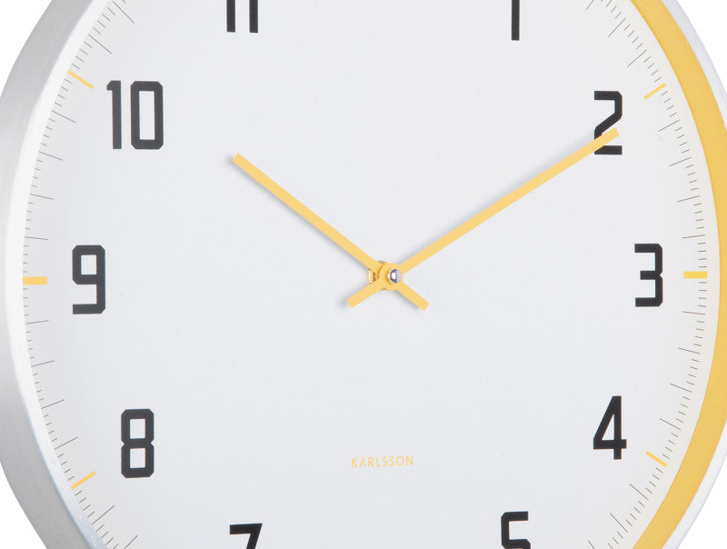 Karlsson Wanduhr Sporty – Ø 40 cm, gelb, Aluminium