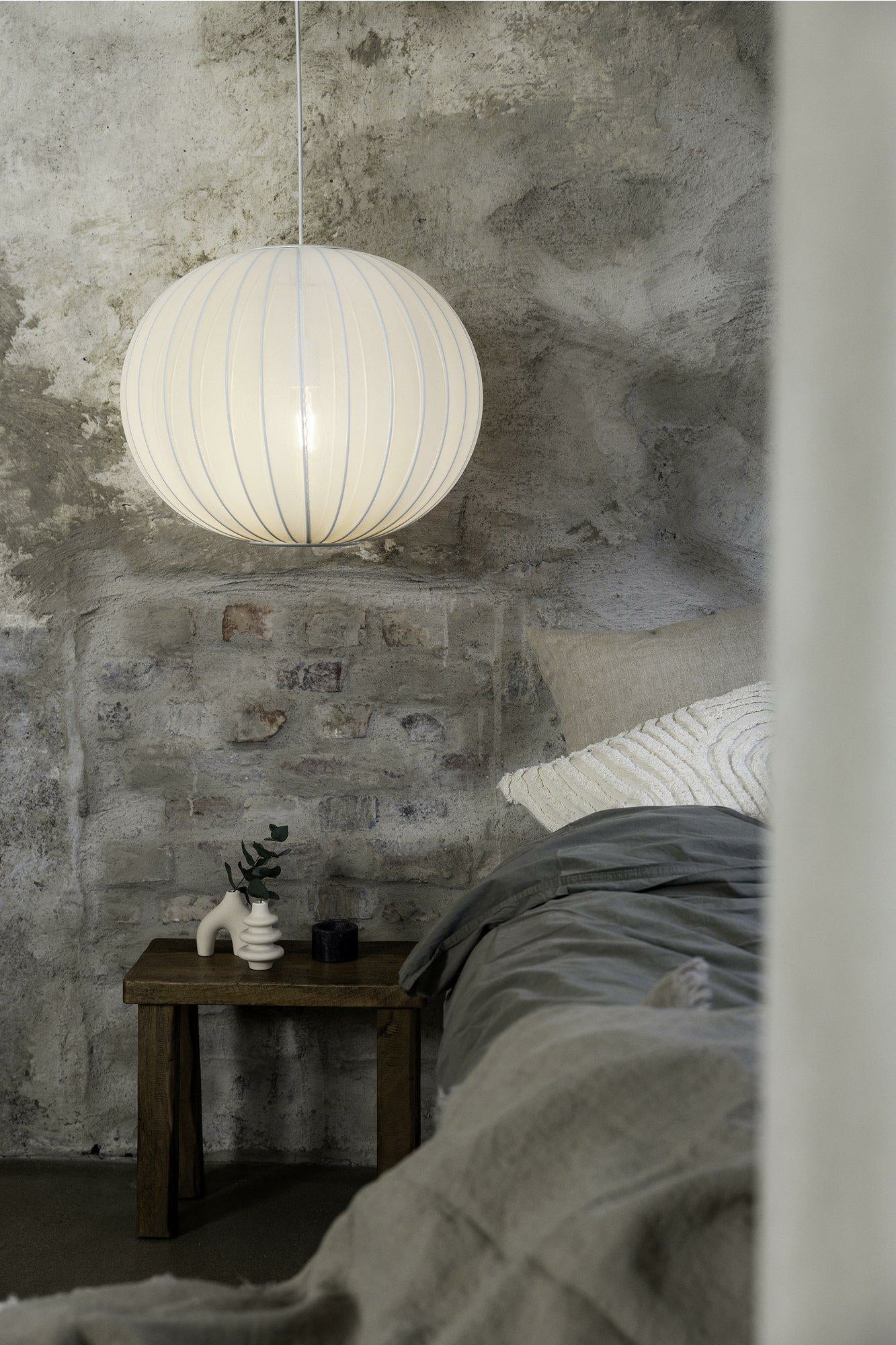 Markslöjd Pendelleuchte Florence – Ø 50 × 40 cm, 40 W, Neutralweiss, Weiss