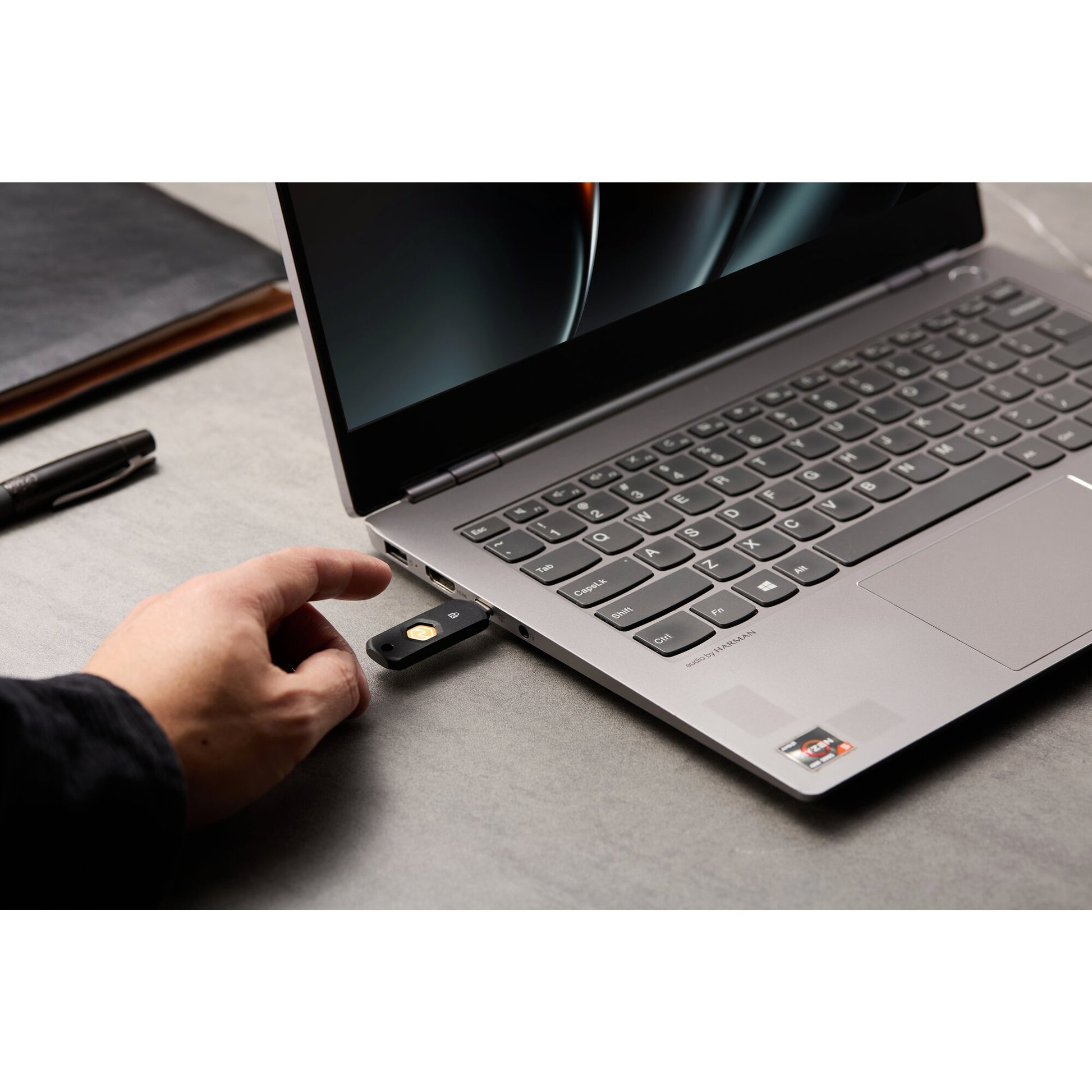 Kensington VeriMark NFC+ Sicherheitsschlüssel – USB-C – NFC – für Windows, Mac