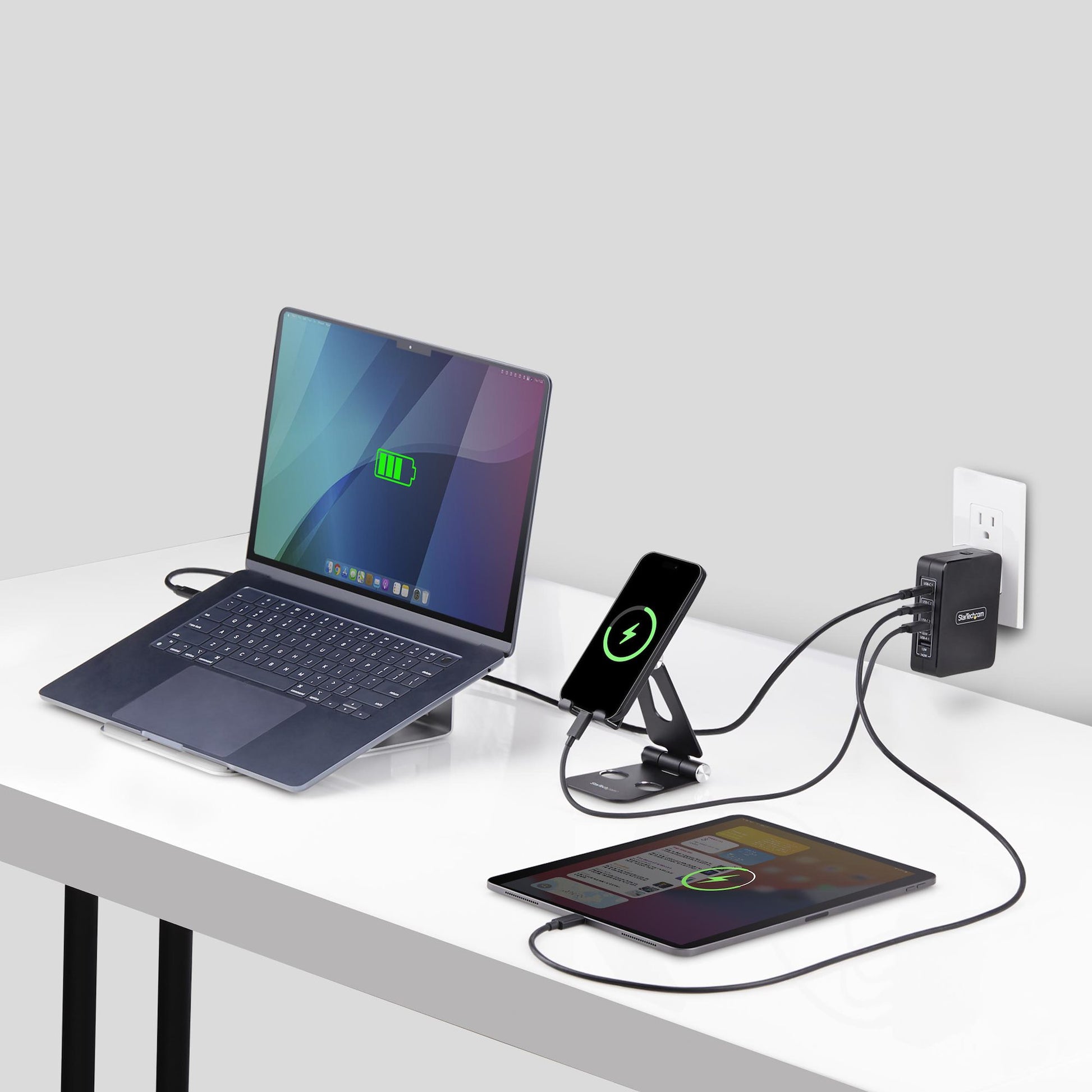 StarTech.com USB-Wandladegerät 140 W – PD 3,1, PPS, GaN – International – USB-C×3, USB-A×1 – Schwarz