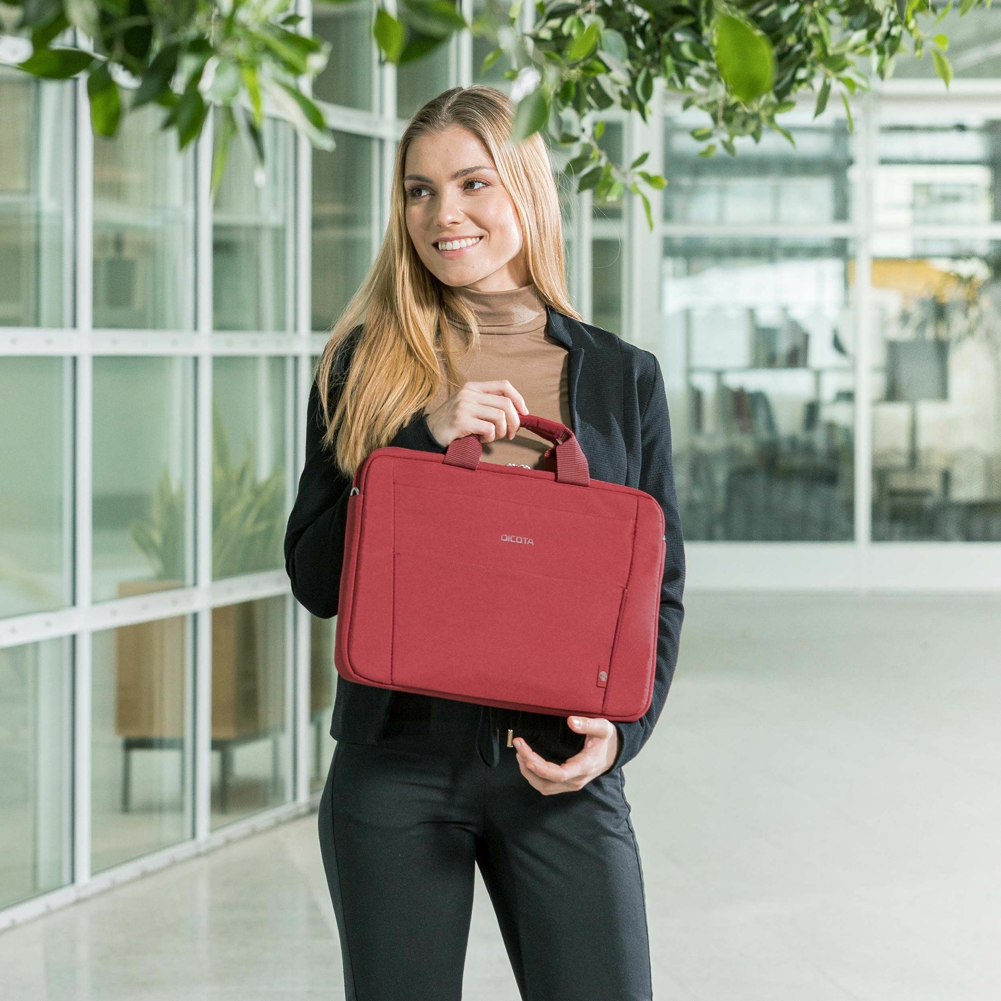 DICOTA Notebook-Tasche bis 14,1" – aus recyceltem PET, gepolstertes Notebookfach – Rot