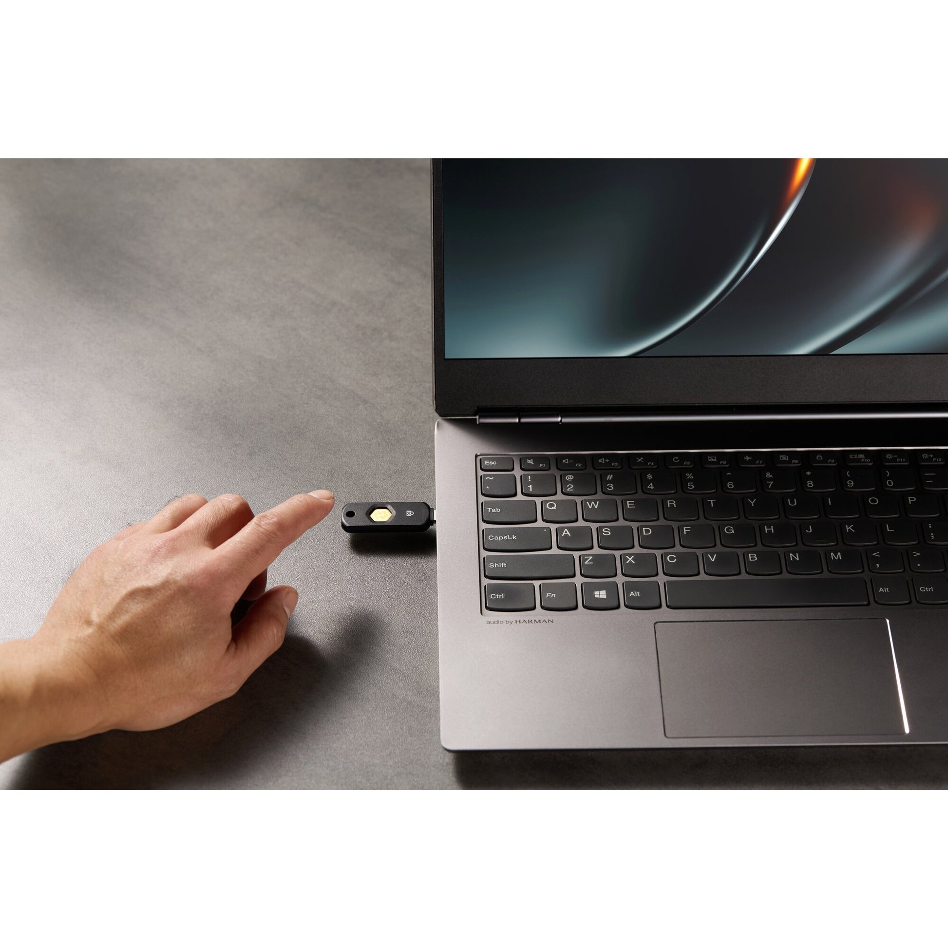 Kensington VeriMark NFC+ Sicherheitsschlüssel – USB-C – NFC – für Windows, Mac