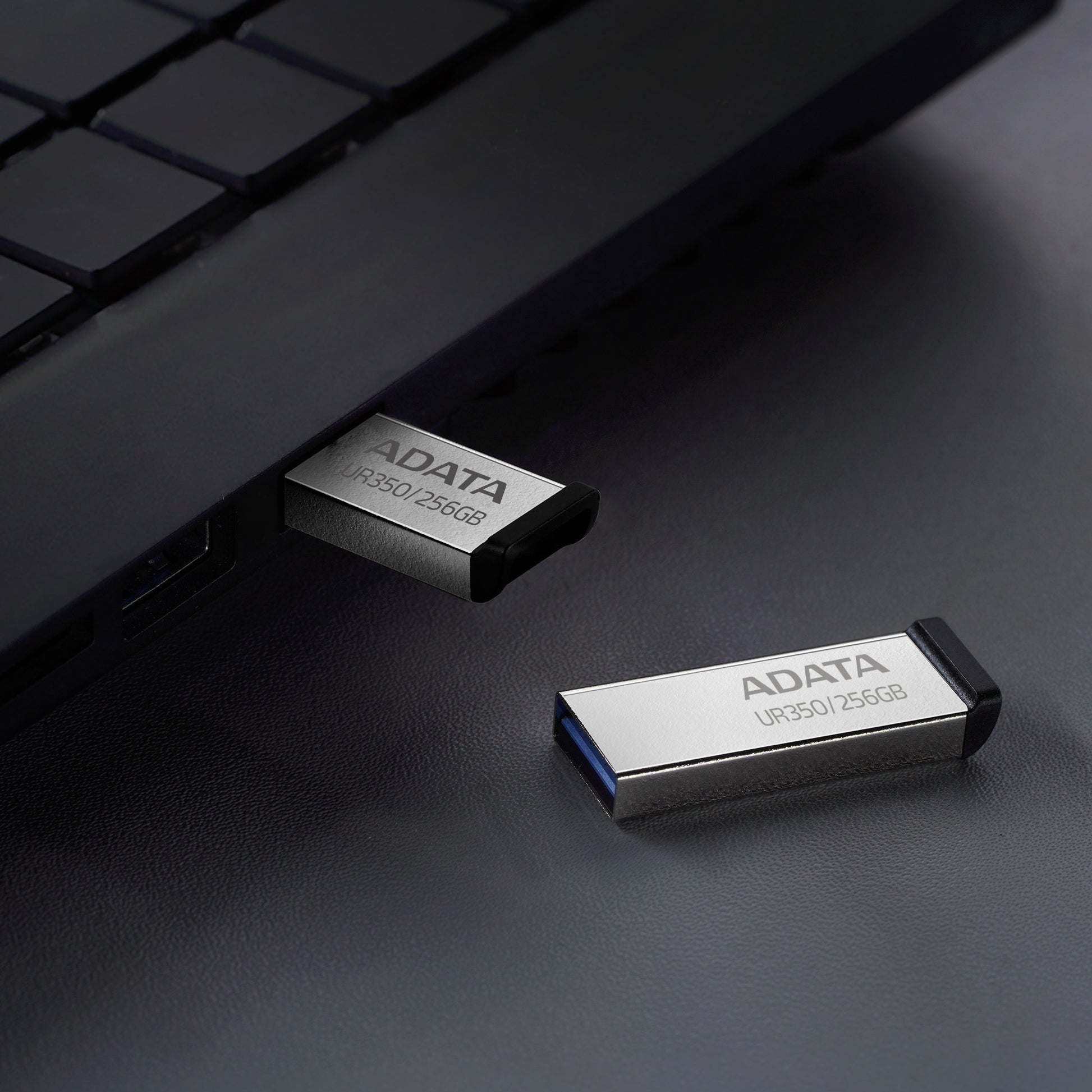 ADATA UR350 USB-Stick 256 GB – USB-A 3.2 Gen 1, 100 MB/s Lesen, staub- und wasserfest, ohne Deckel