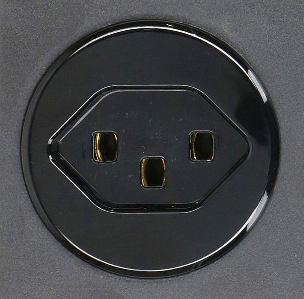 Max Hauri AG Max Hauri POWER-LINE Steckdosenleiste – 9×T23, mit Schalter, 1,5 m, Kabelquerschnitt 1,5 mm² – Grau/Schwarz