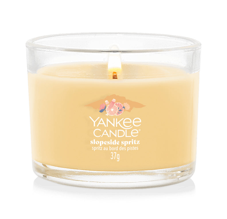 Yankee Candle Slopeside Spritz – Duftkerze, Votivkerze im Glas, 10 h