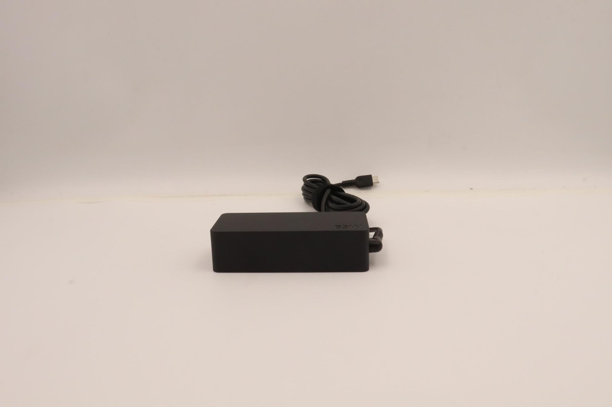Lenovo 5A10W86250 Netzteil 65 W – 5–20 V, 3,25 A – für Lenovo-Laptops – schwarz
