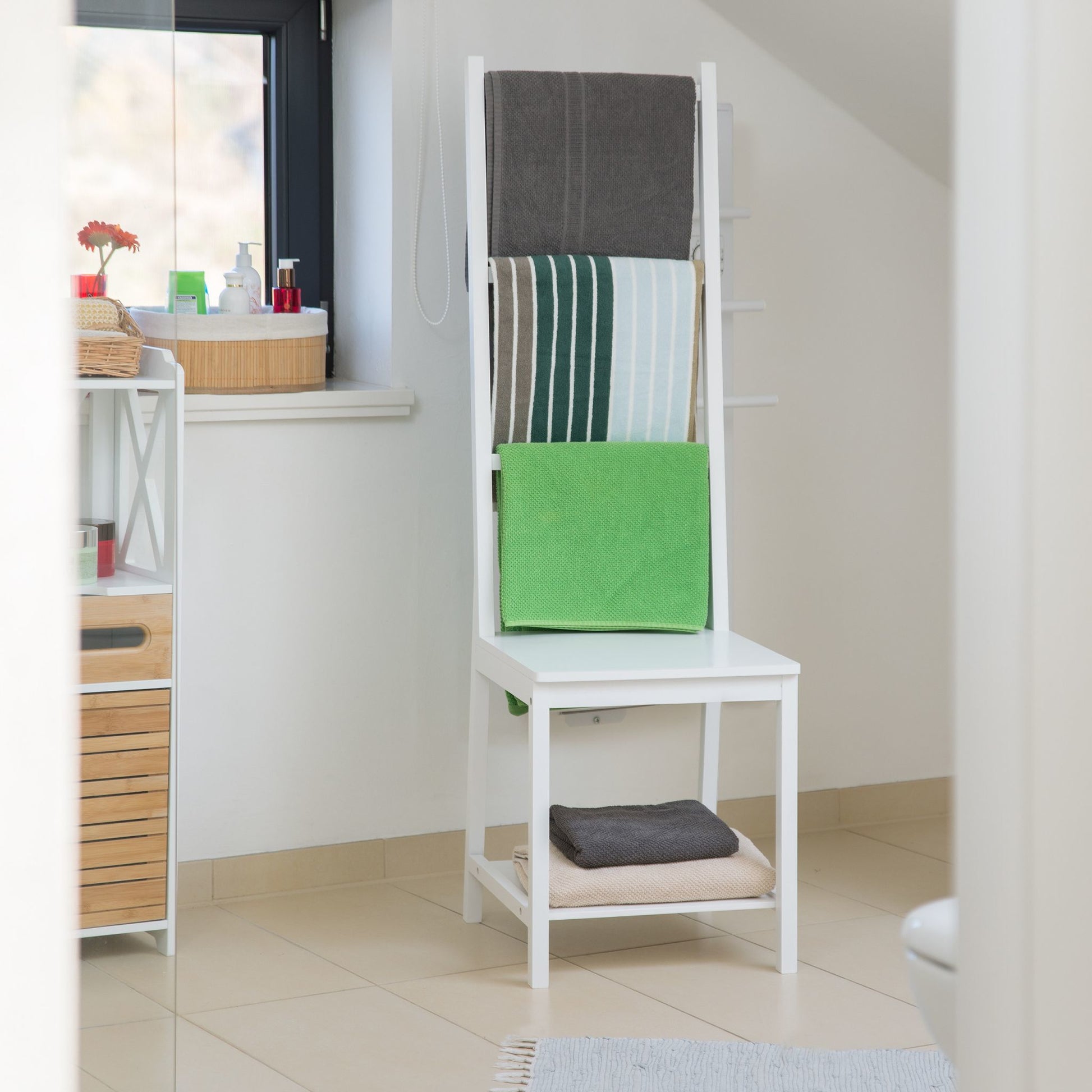 Relaxdays Garderobenständer – Bambus, Weiss, 40 × 42 × 133 cm