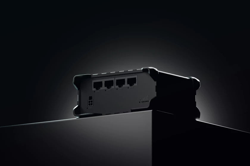 Teltonika RUT901 – LTE-Router, Wi-Fi 4, 2,4 GHz, 4x LAN (Fast Ethernet), SIM-Slot, PoE, IP30, Schwarz