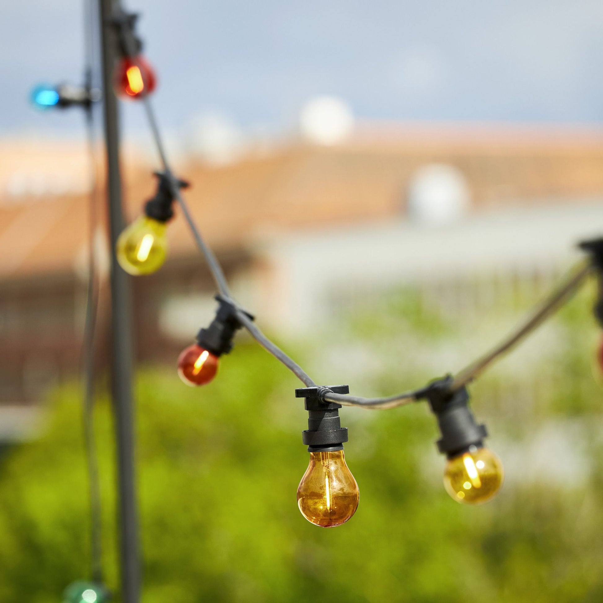 M. Schönenberger Schönenberger Lichterkette SOLO – 20 m – 20 W – IP44 – Netzbetrieb – 20 Lampen – Schwarz