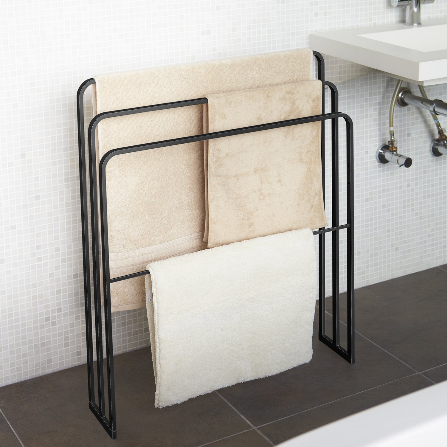 Yamazaki Handtuchständer TOWER – 14×70×81 cm, Stahl, Schwarz