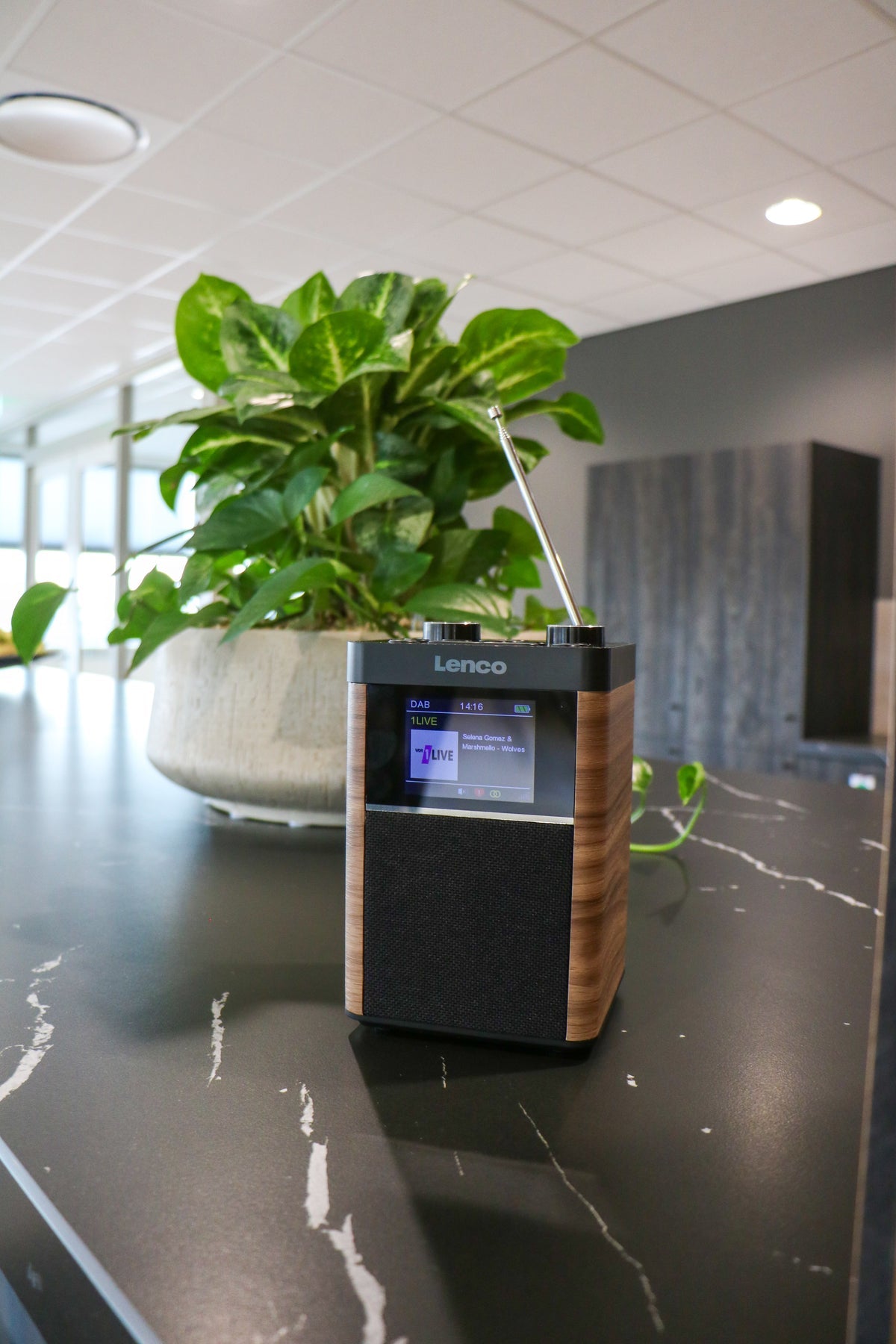 Lenco PDR-060WD – DAB-/Internetradio – Tischradio – DAB+, UKW, USB, Bluetooth – Schwarz