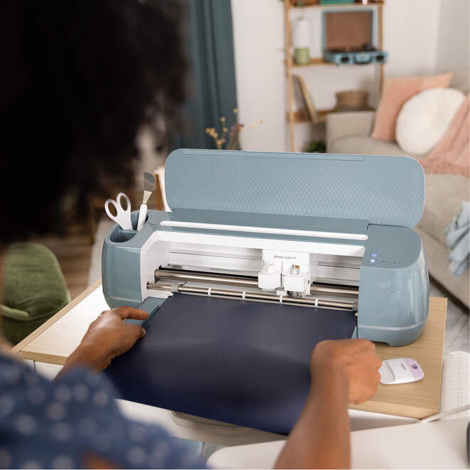 Cricut Schneideplotter Maker 4 – max. Breite 297 mm, Materialdicke 2,4 mm, grün