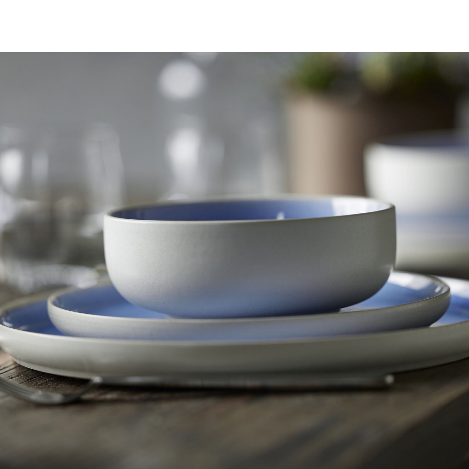Studio Round Frühstücks- & Dessertteller North – Ø 21 cm, Steinzeug, Eisblau/Weiss, spülmaschinenfest