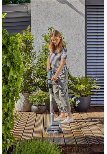Gardena Terrassenreiniger AquaBrush – Akku – grün/grau/orange – 16,3 × 136,4 cm