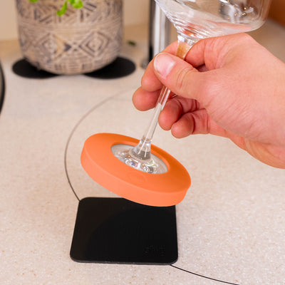 Silwy Magnet-Kondom – Ø 8,6 cm, H 12,0 cm, Silikon, Orange, mit Haftmagnet, rutschfest, für Stielgläser