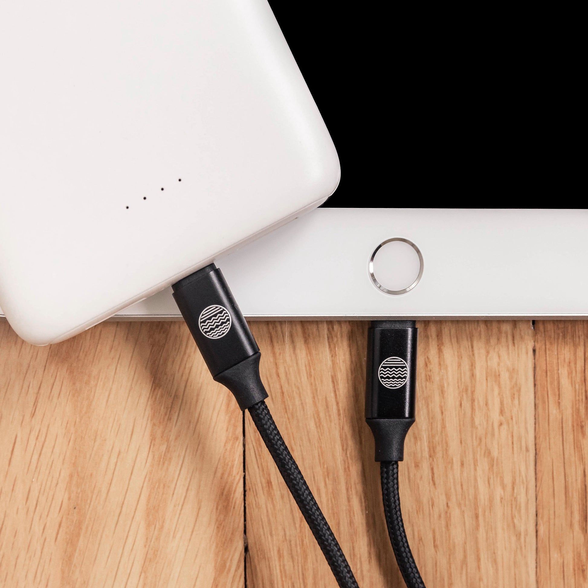 Our Pure Planet USB C zu USB C Datenkabel – 1,2 m, rund, schwarz