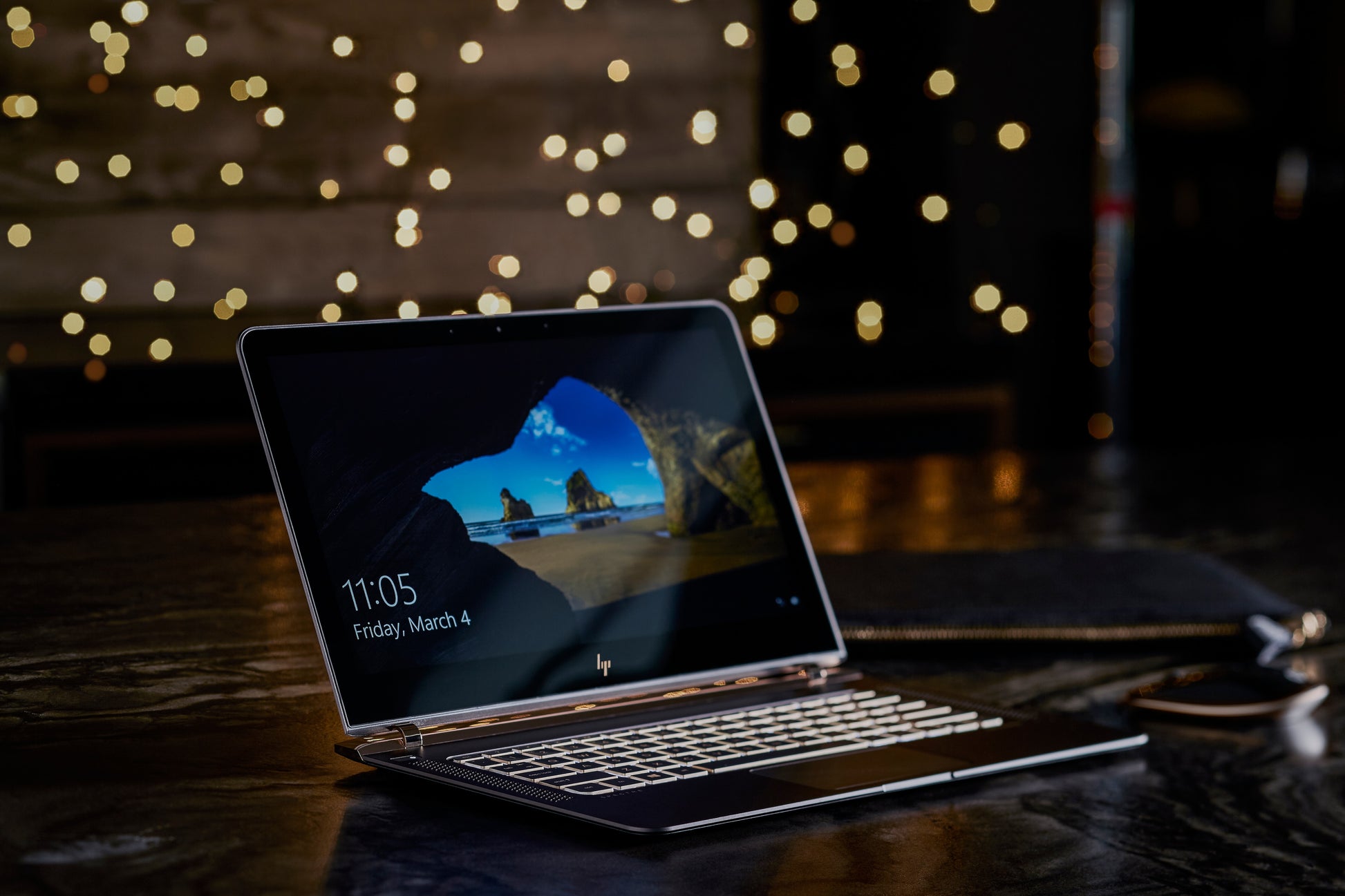 HP Z5000 Maus – kabellos, Bluetooth, 3 Tasten, beidhändig, Laser, weiss
