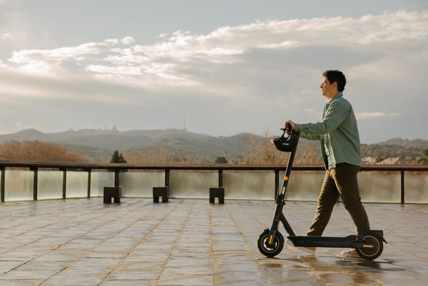 Ninebot by Segway Kickscooter MAX G2D – E-Scooter – 450 W, 10", 20 km/h, Reichweite bis 70 km, 551 Wh