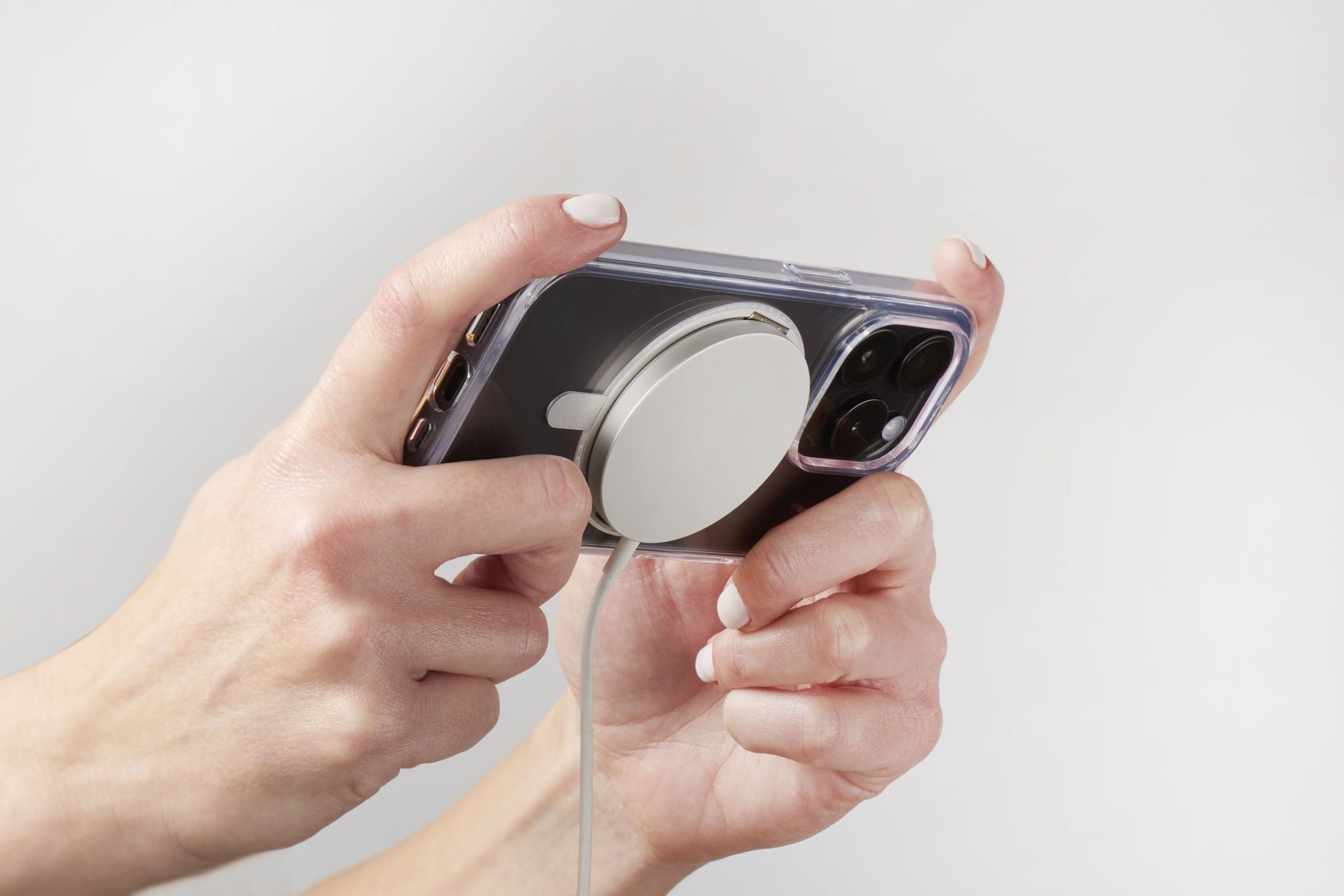 Cellularline Backcover – für Apple iPhone 16 Pro – transparent, MagSafe-kompatibel