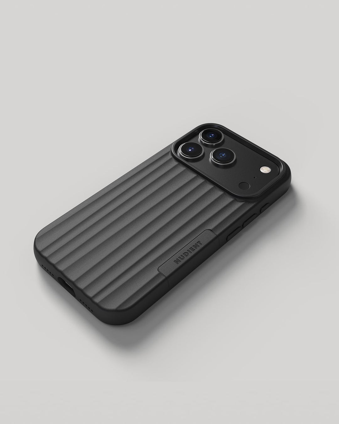 Nudient – Backcover – für Apple iPhone 17 Pro – schwarz – MagSafe-kompatibel