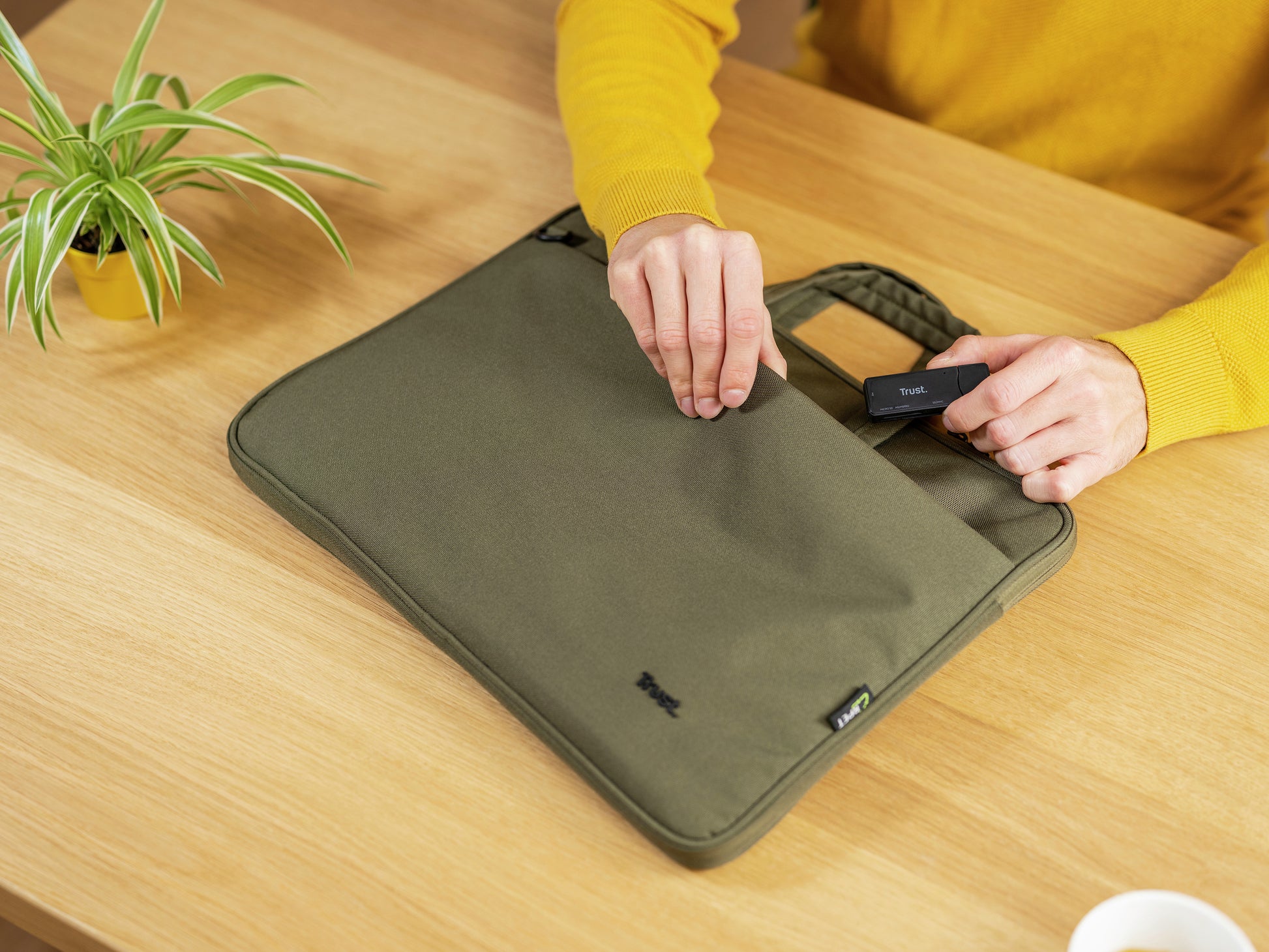 Trust Speichergerät – USB 3.2 Gen 1 Typ-A, Plug & Play, für microSD, SD, MS Micro (M2)