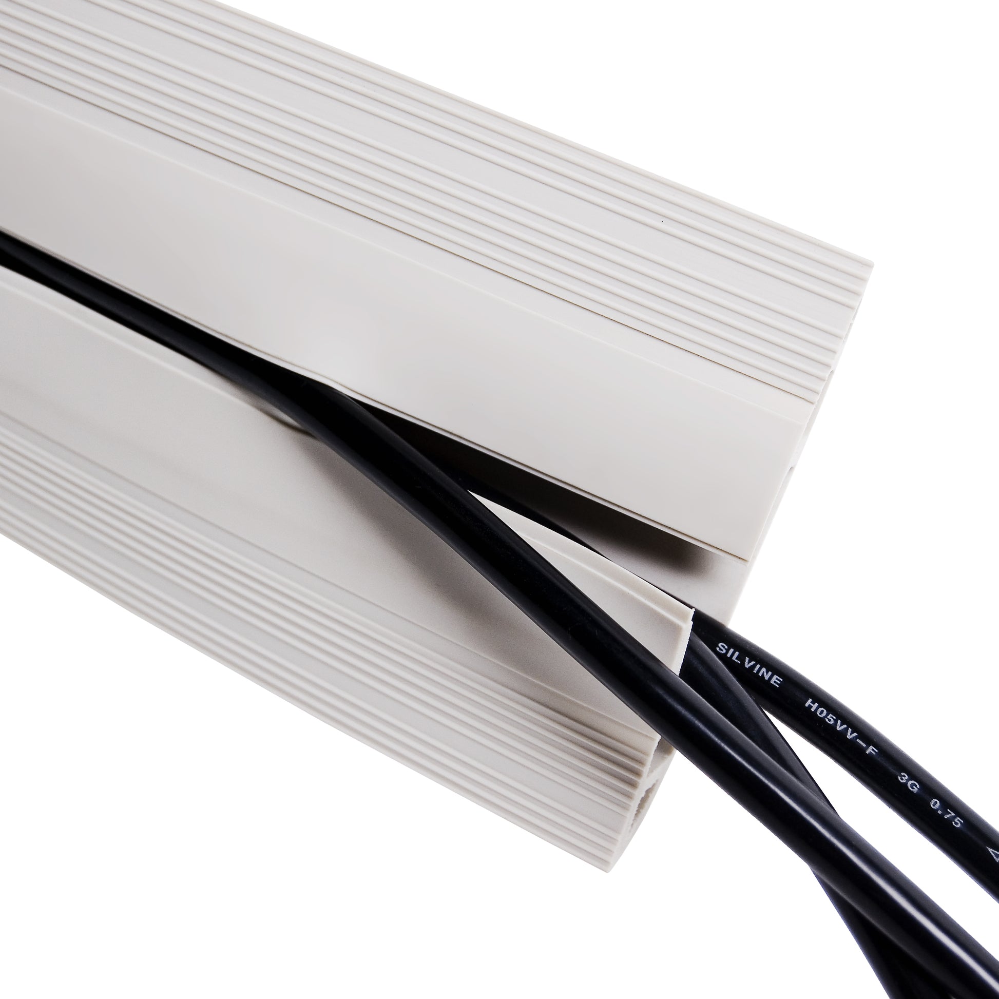 Dataflex Kabelbrücke – 1,5 m – Aussen 83×15 mm – PVC – Grau, 3 Kanäle, 1 Stk.