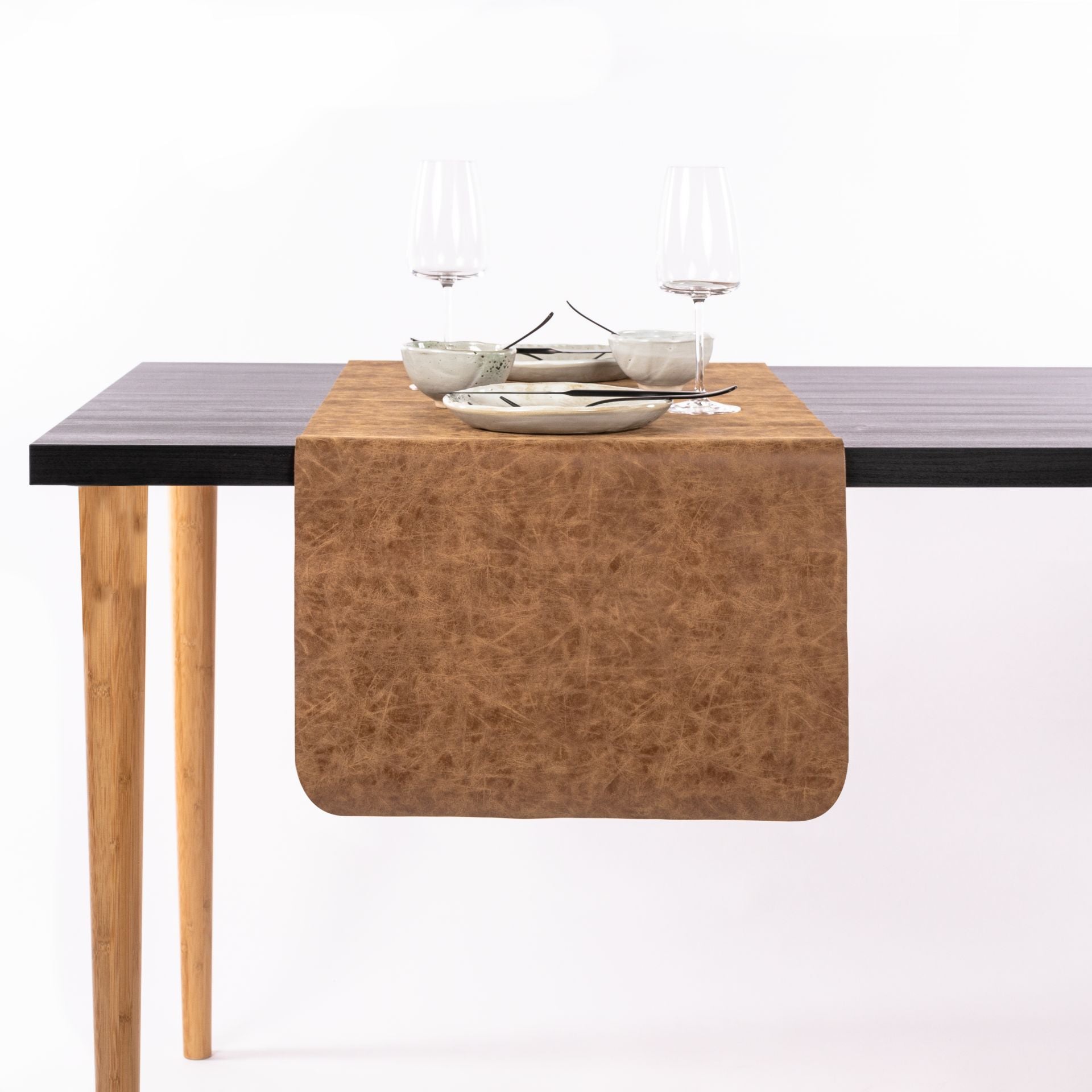 Tiseco Tischläufer – 45×145 cm, PVC/PU, Walnuss, TRUMAN