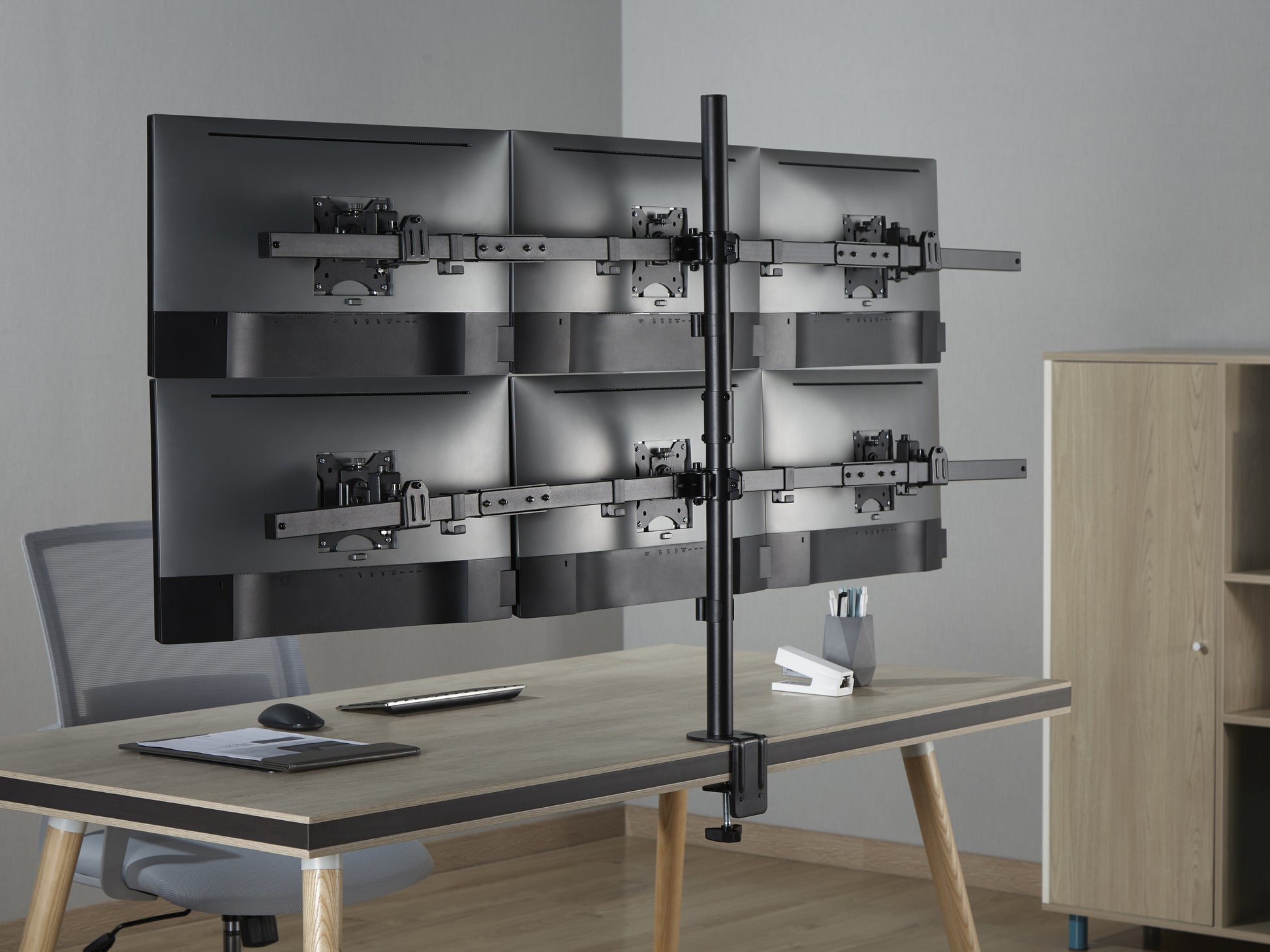 Equip 650160 – Monitorarm, 6 Monitore, bis 32", VESA 75 × 75/100 × 100 mm, schwenkbar
