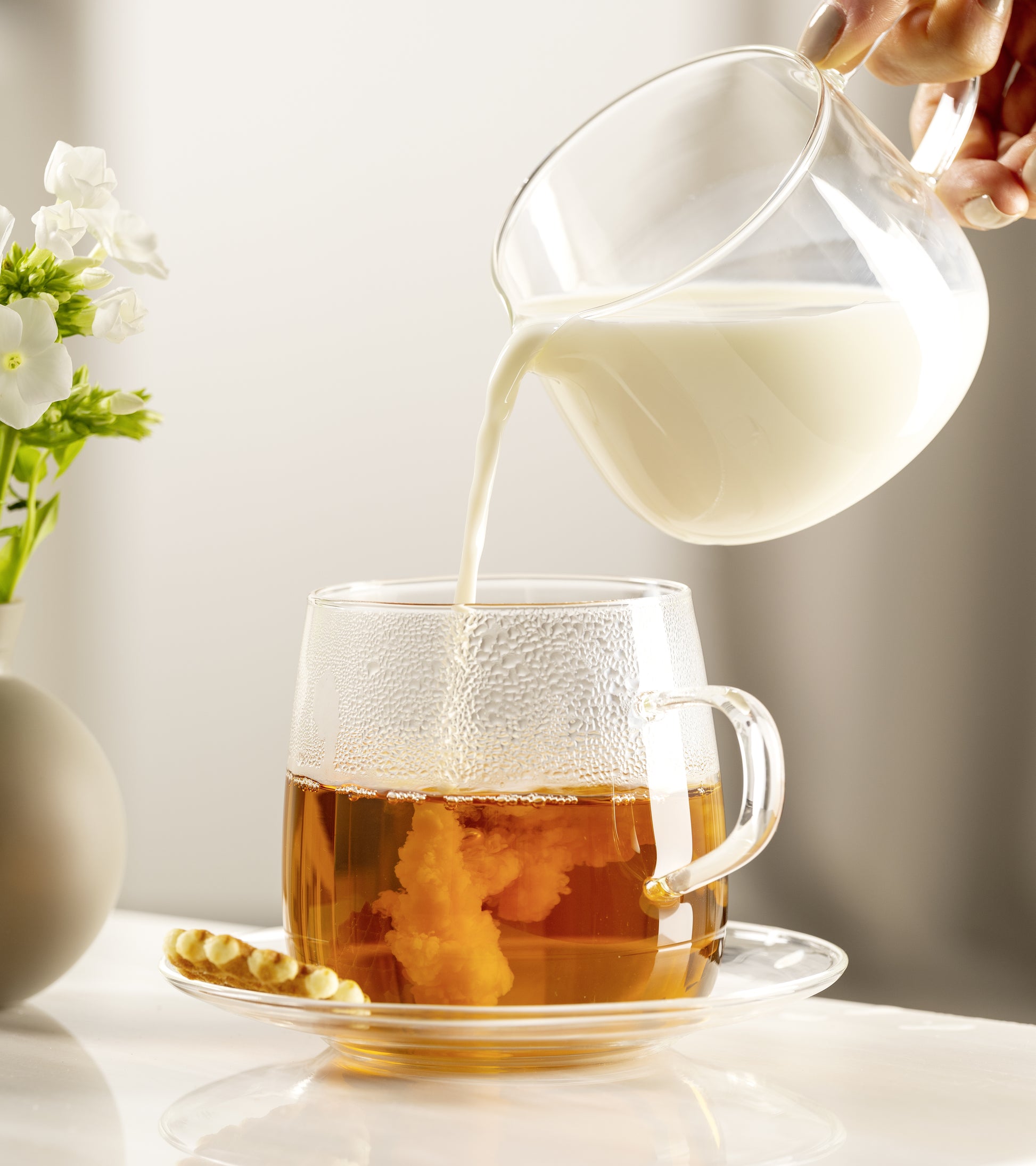 LEONARDO Teetasse – 0,57 l, Glas, transparent, Henkel, spülmaschinenfest, mikrowellenfest, 4 Stück