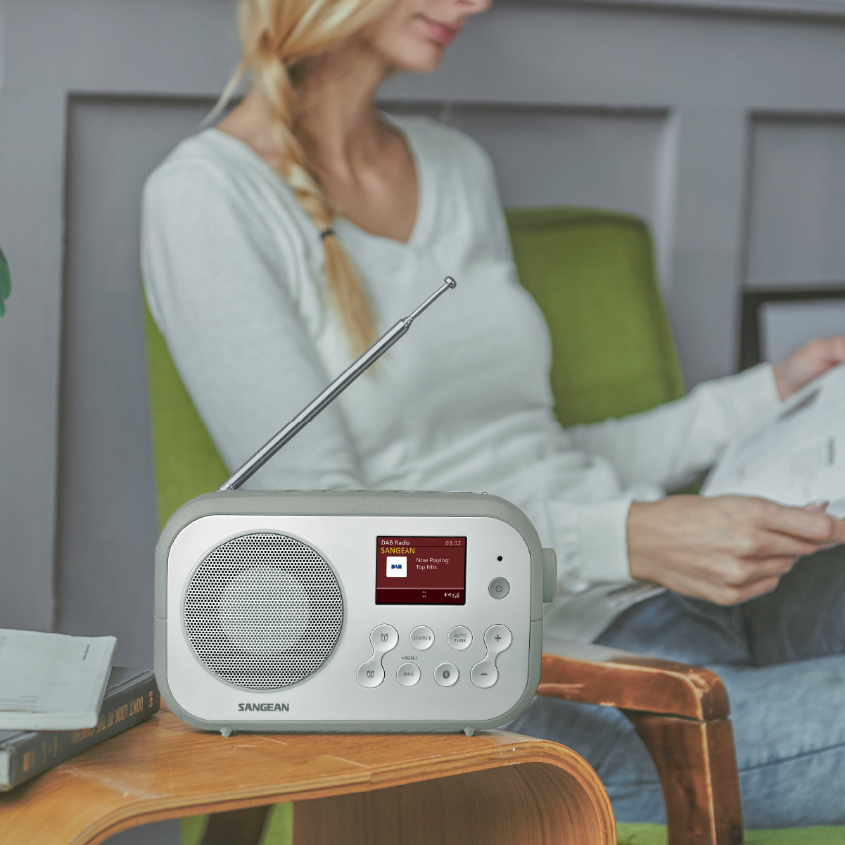 Sangean DPR-42BT – Tragbares DAB+ Radio, UKW, Bluetooth – Grau/Weiss