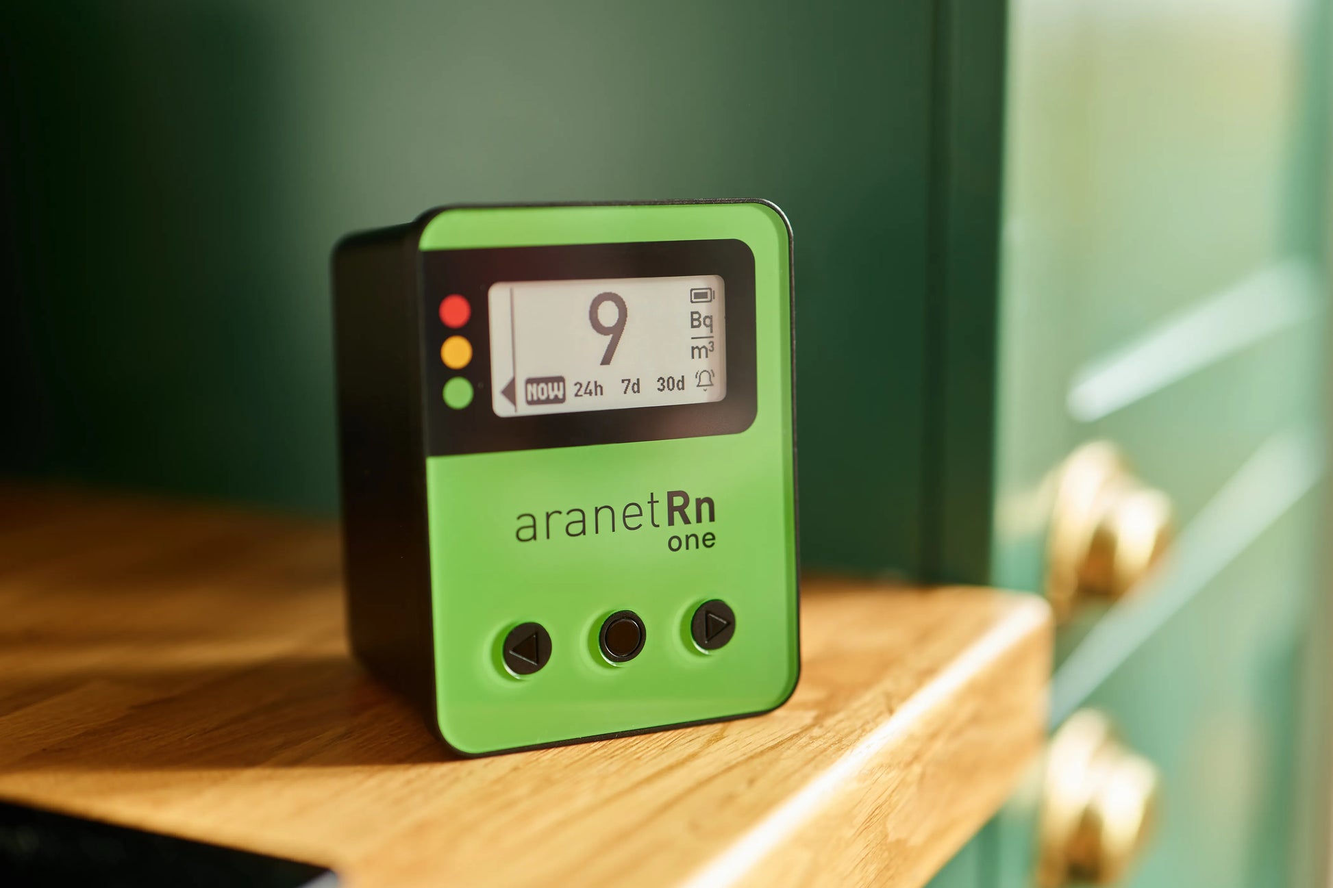 Aranet Radon One – Radondetektor, Bluetooth, E-Ink-Display, 7 Jahre – Schwarz/Grün