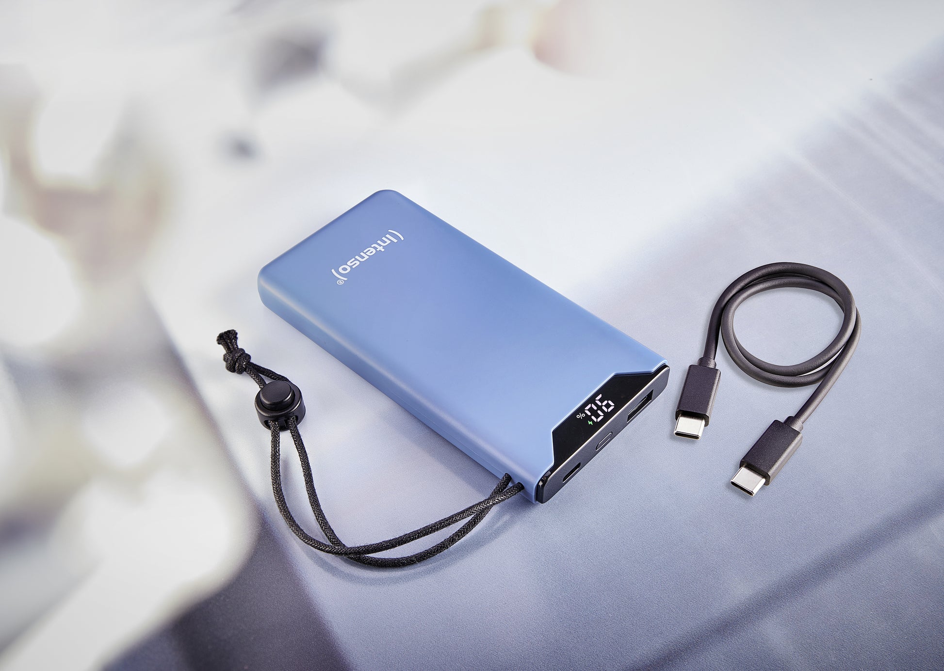 Intenso F10000 Powerbank 10'000 mAh – 20 W PD, 1× USB-C, 1× USB-A, Blau