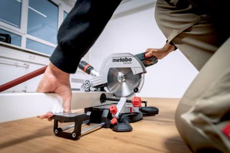 Metabo KS 216 M Zug-Kapp- und Gehrungssäge – Ø 216 mm, Zugfunktion, Laser, Schnittleistung 120 × 60 mm, 1350 W