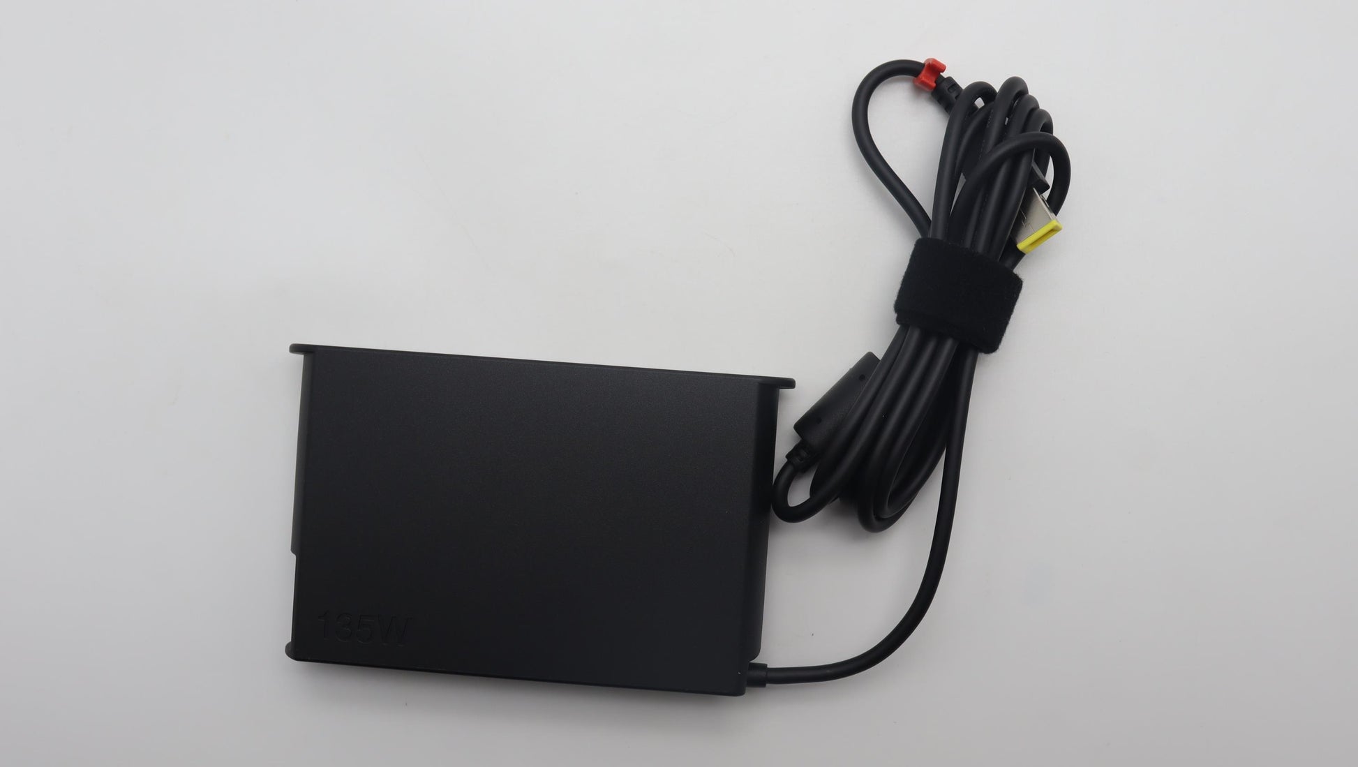 Lenovo 5A11K67847 Netzteil 135 W – AC‑DC, 20 V – für Lenovo ThinkPad – schwarz