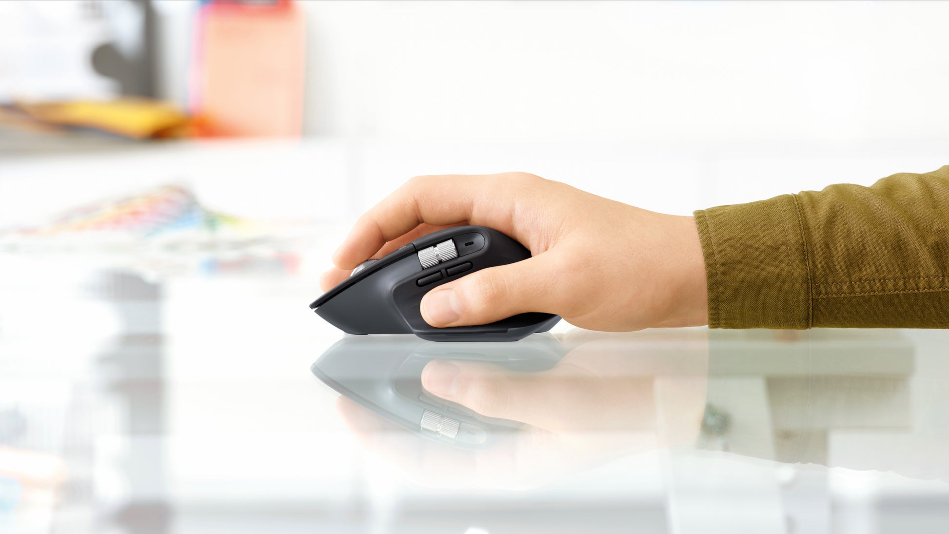 Logitech MX Master 3S Ergonomische Maus – kabellos, 7 Tasten, Easy-Switch, Batterieladeanzeige, Grau