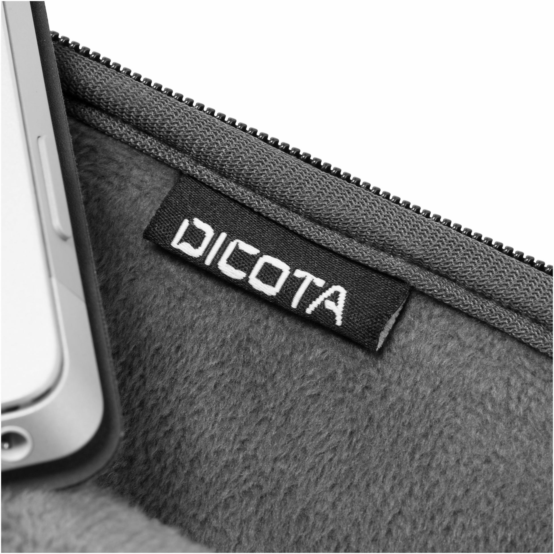 DICOTA Ultra Skin PRO Notebook-Schutzhülle für Notebooks bis 13,3" – Schwarz