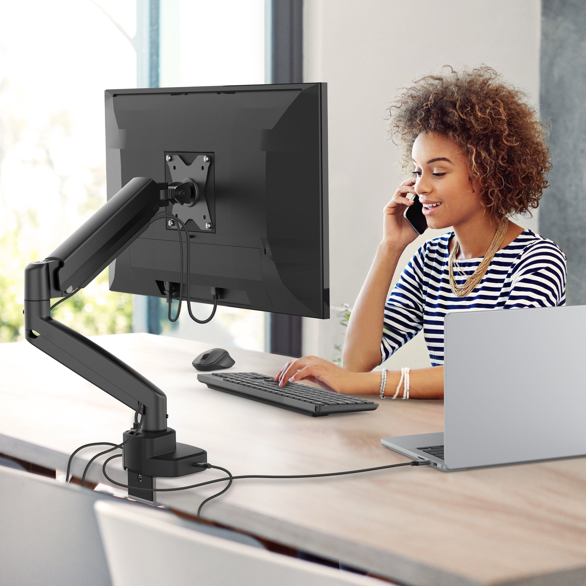 j5create Monitorhalterung mit Dock