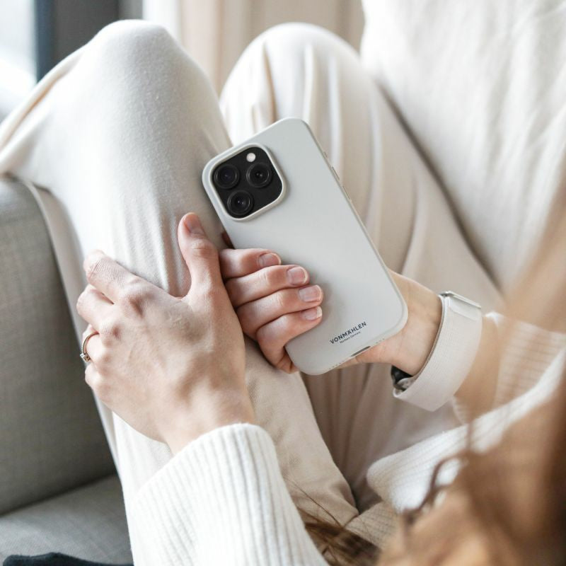 Vonmählen Eco Silikon Rückcover – für Apple iPhone 15, MagSafe, Silikon, Hellgrau