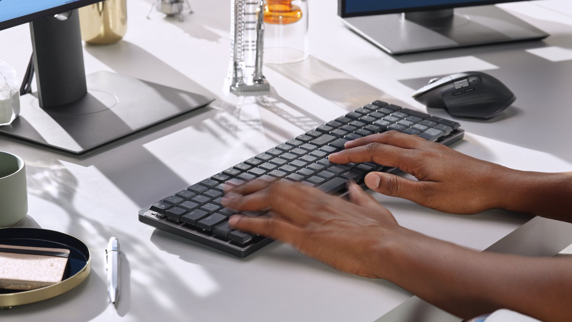 Logitech MX Mechanical – Tastatur, kabellos, CH-Layout (DE-CH), mechanisch, beleuchtet, Dunkelgrau