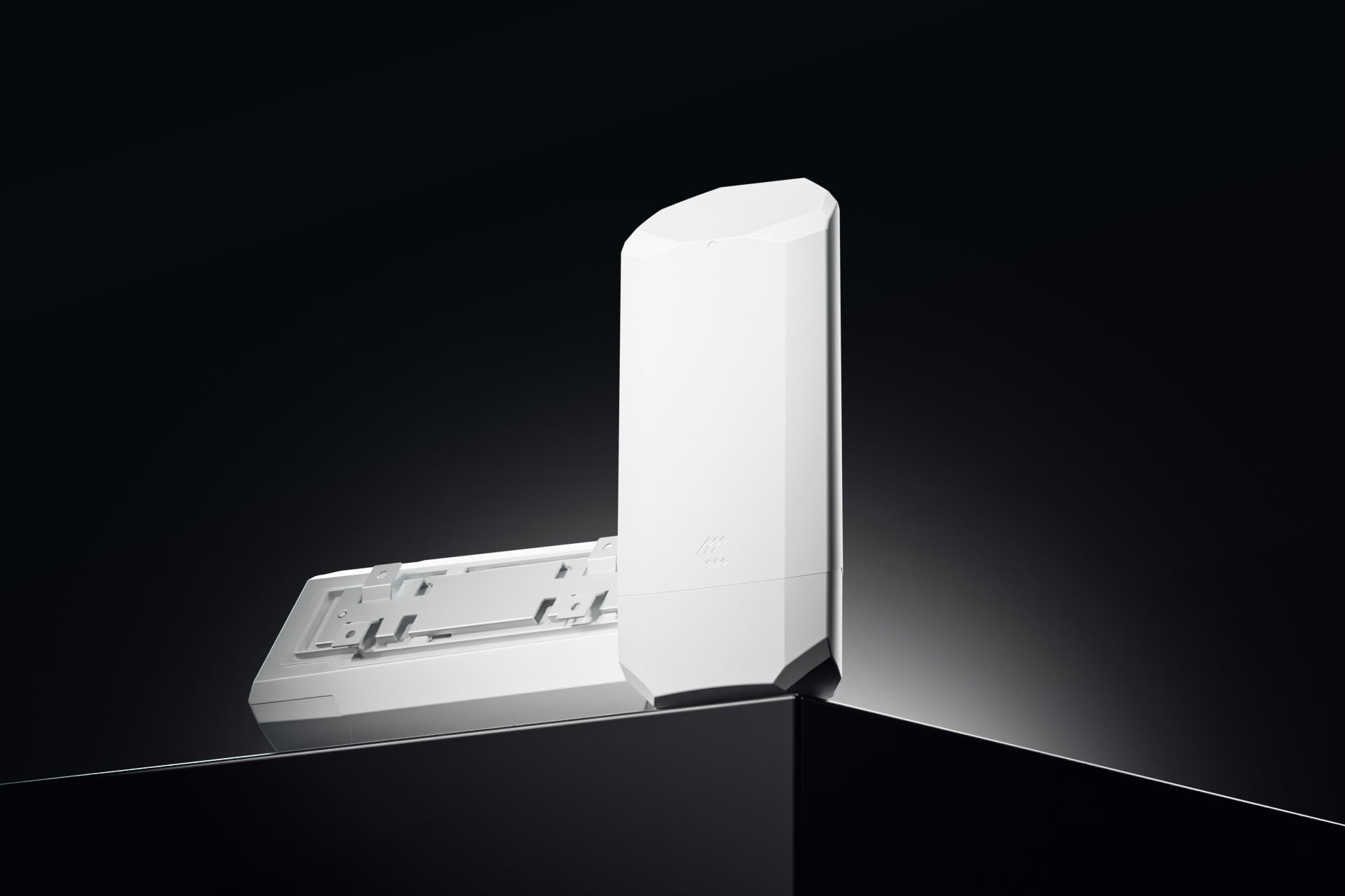 Teltonika OTD500 – 5G Router, 2× GbE (PoE-in/PoE-out), SIM-Slot, IP55 Outdoor, Weiss