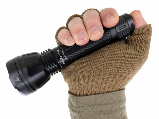 Fenix Taschenlampe HT32 – 2500 lm, 640 m, IP68, 4 Stufen, USB – Schwarz